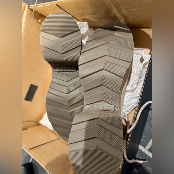 Sorel Women's Hi-LineWaterproof Lace-Up Boots - New with box - Picture 12 of 12